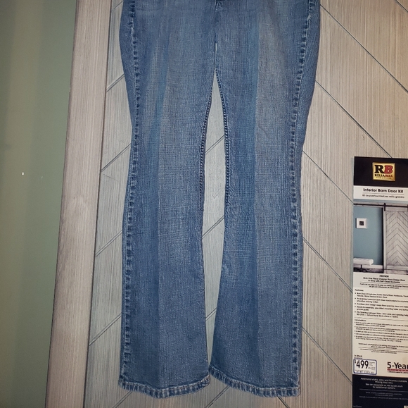 Levi's signature low rise boot cut women's Misses 14 long jeans 32 lenth. - Picture 2 of 7